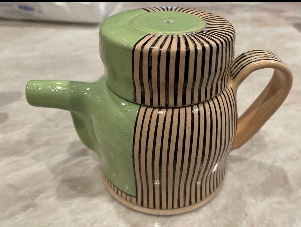 Studio artist pottery teapot green 7-1/4"
